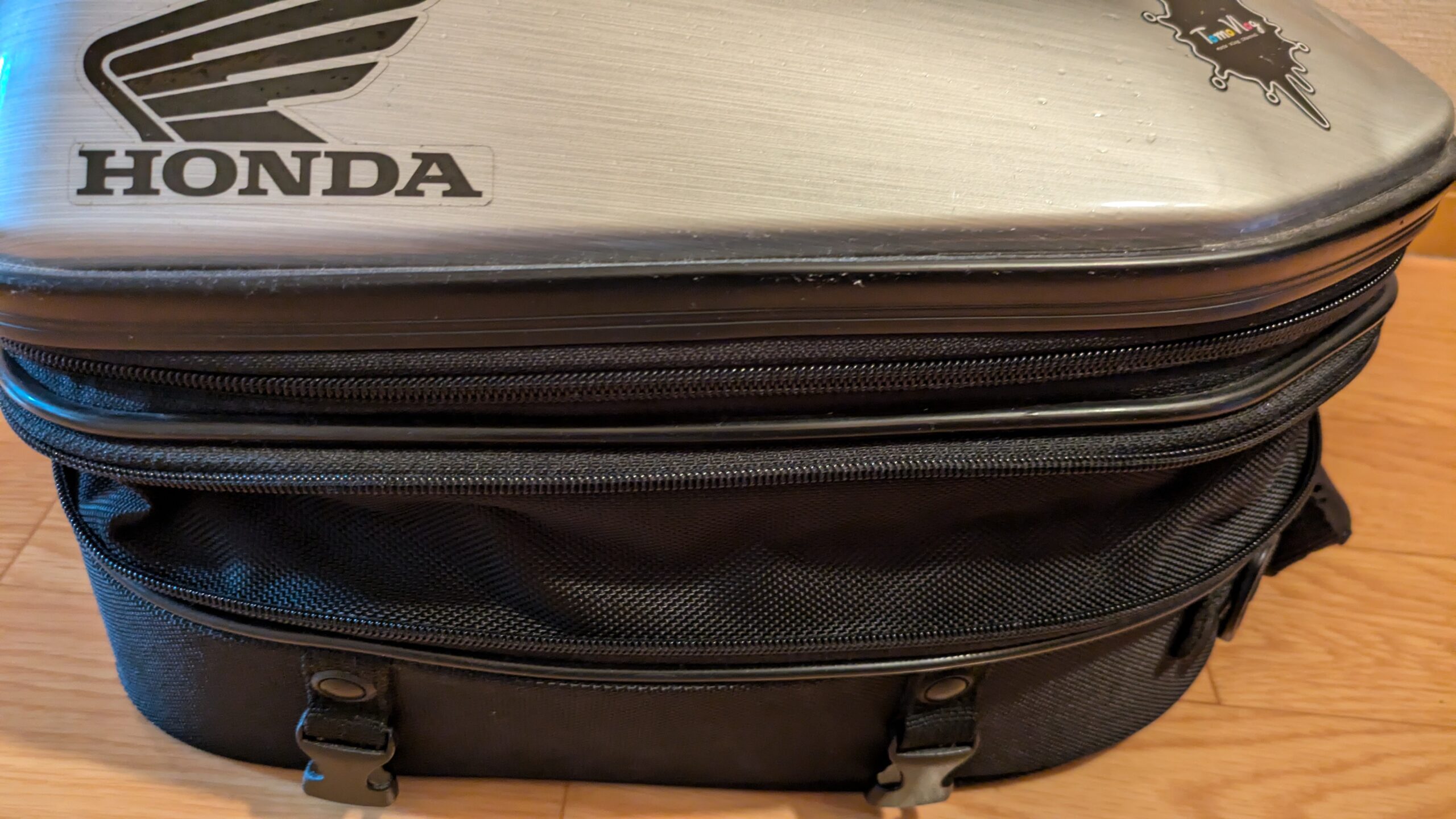 不要なバイク用品いくらになる？ほぼネット完結！ブランド古着買取販売ストスト(STST)で使わないバイク用品を売ってみた！